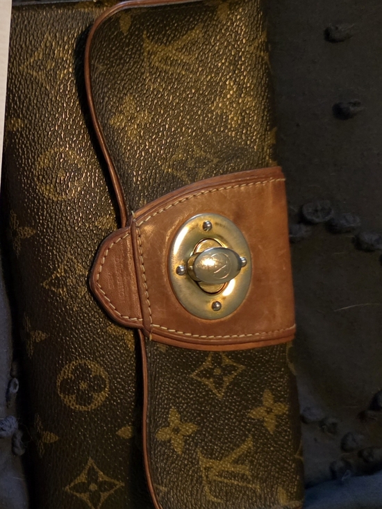 Louis Vuitton Handbags - Authentic Louis Vuitton Brown Monogram Canvas Turn-Lock Clutch